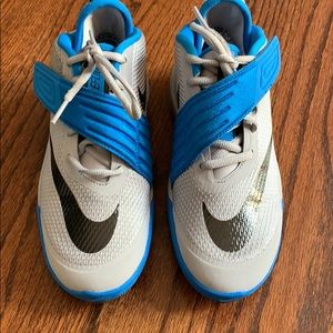 Nike Future Flight 2 Basketball Sneaker